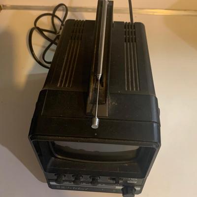GE Spacemaker Radio & TMK Portable TV (K-HS)