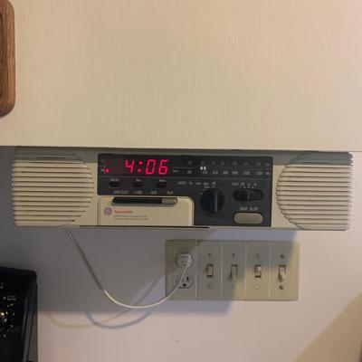 GE Spacemaker Radio & TMK Portable TV (K-HS)