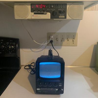 GE Spacemaker Radio & TMK Portable TV (K-HS)