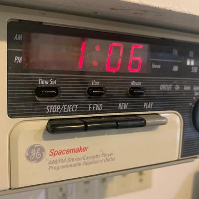 GE Spacemaker Radio & TMK Portable TV (K-HS)