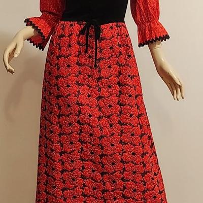 Vtg 1970s Tracy Petites red/blk Quilded Corset Maxi dress