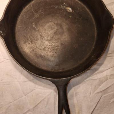 Antique Erie cast iron pan