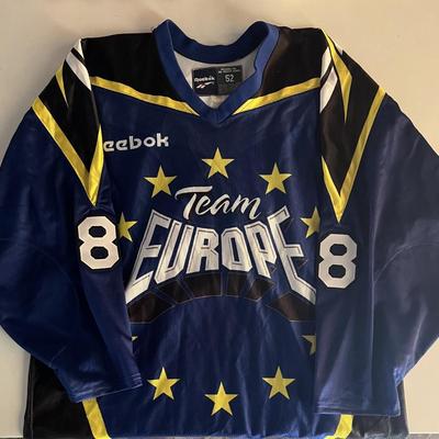 Team Europe hockey jersey. Size 52