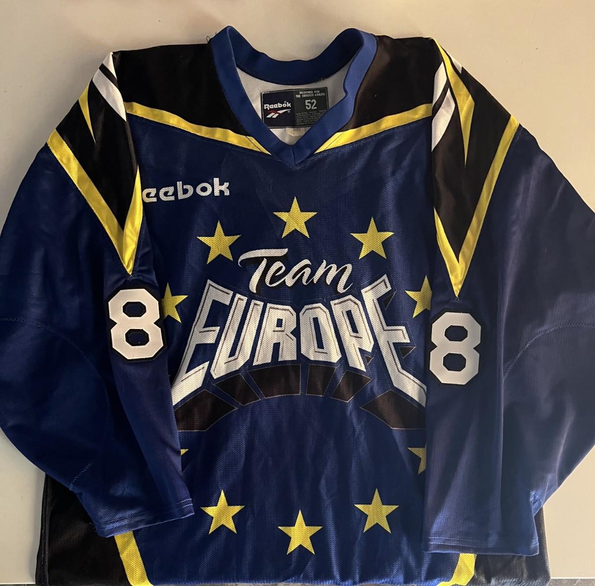 Team Europe hockey jersey. Size 52 EstateSales
