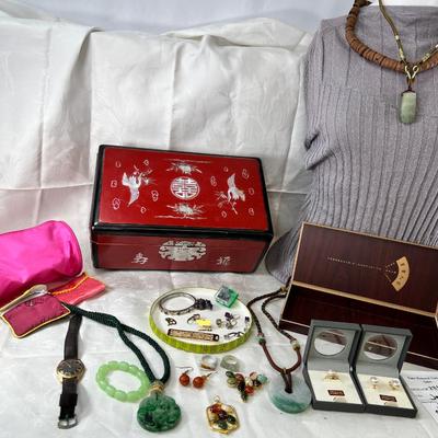 Jade jewelry inlaid red jewelry box