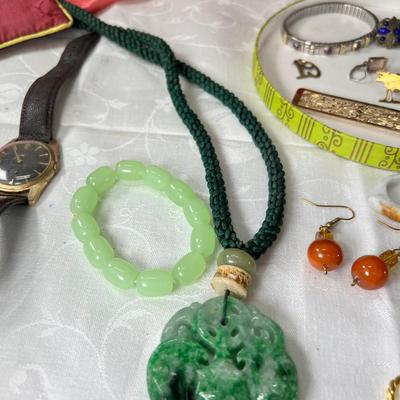 Jade jewelry inlaid red jewelry box