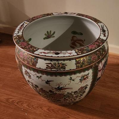 Porcelain Vietnamese bowl with glass top table