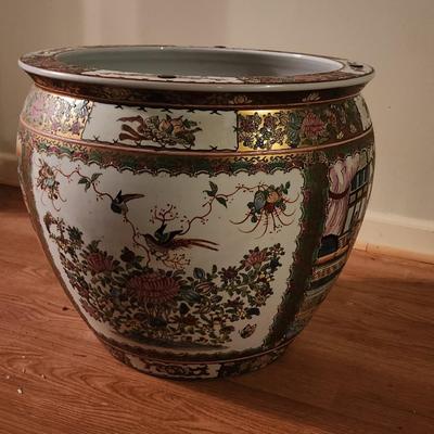 Porcelain Vietnamese bowl with glass top table
