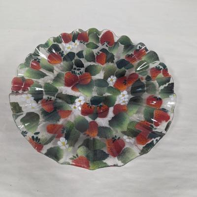 St Luke Hand Crafted American Art Glass Strawberry Bowl