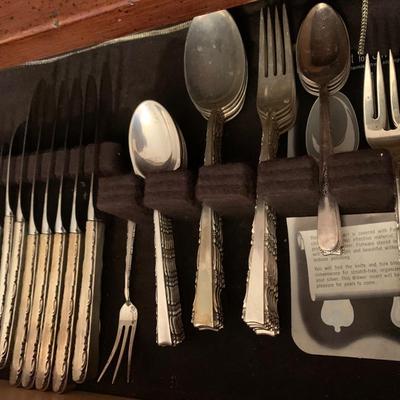 Madrigal by Lunt Sterling Silver Flatware Set 43 Pc. - 1138 grams