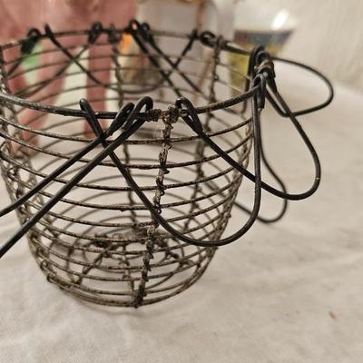 Vintage lot of small bowls, horse, misc