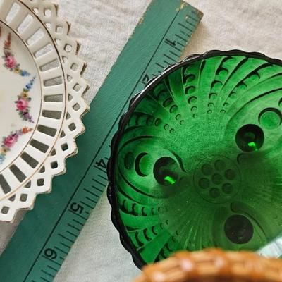 Vintage lot of small bowls, horse, misc