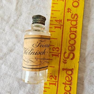 Small antique bottle 1.5"