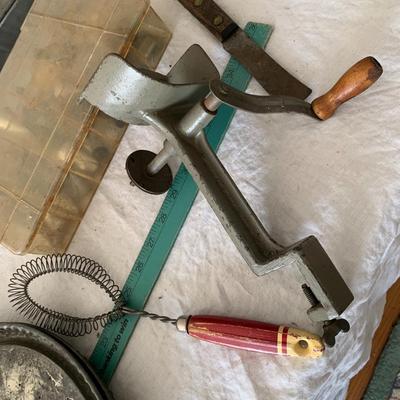 Huge lot of vintage baking items, small Griswold skillet with rust