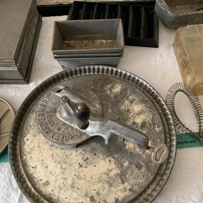 Huge lot of vintage baking items, small Griswold skillet with rust