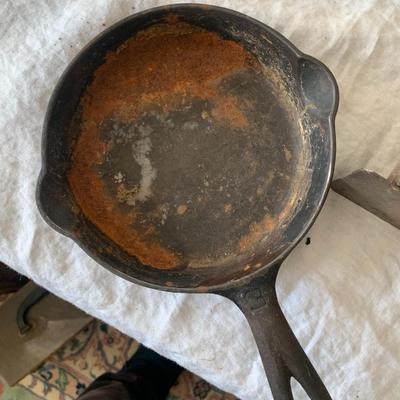 Huge lot of vintage baking items, small Griswold skillet with rust