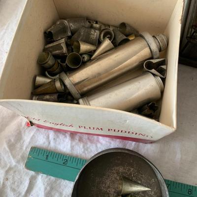 Huge lot of vintage baking items, small Griswold skillet with rust