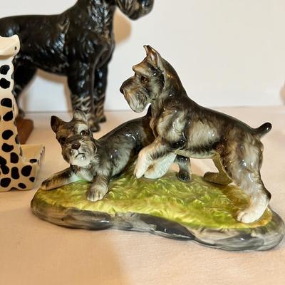 9 Piece Ceramic Figurine Lot