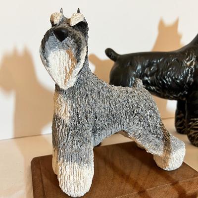 9 Piece Ceramic Figurine Lot