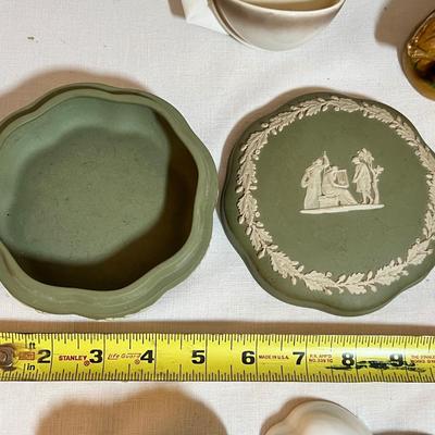 9 Piece Vintage Collectibles Lot - Hummel, Aynsley, Jasperware