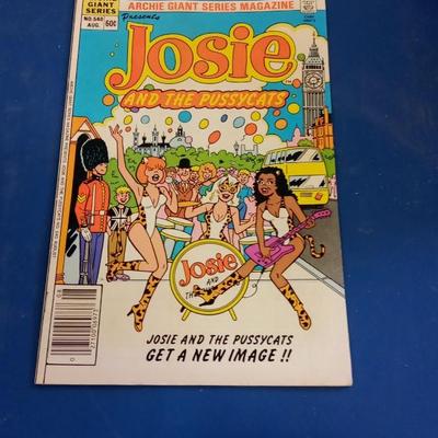 LOT 155 JOSIE AND THE PUSSYCATS COMIC BOOK