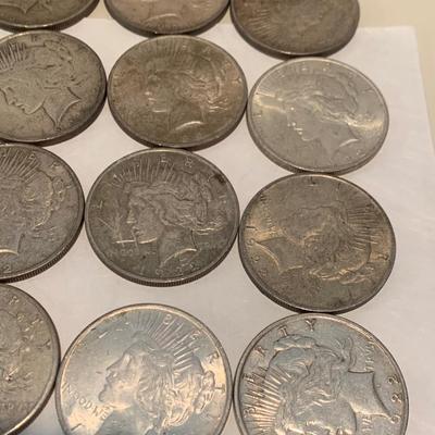 HUGE LOT 40 (1922) Peace Silver Dollars C022