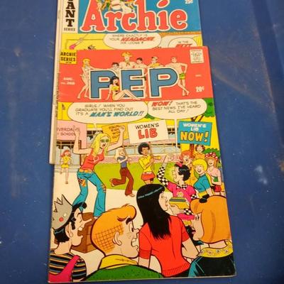 LOT 168 TWO OLD ARCHIE COMIC BOOKS