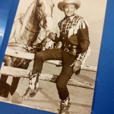 LOT 176 ROY ROGERS BOOK AND POSTCARD