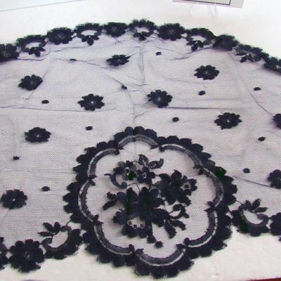 Lot of Smaller Size Fancywork and Vintage Lace Rolls