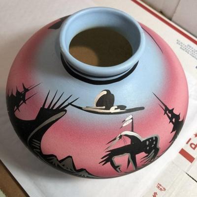 Native American/Navajo Pottery Vase/Bowl Southwestern Signed by Jay 5in x 7.25in in Good Preowned Condition.