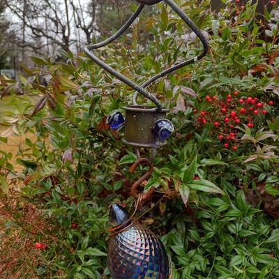 Metal Outdoor Hanging Yard Art with Glass with Color Glass Feeder