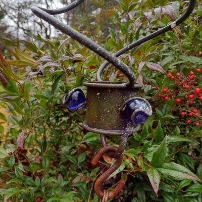 Metal Outdoor Hanging Yard Art with Glass with Color Glass Feeder