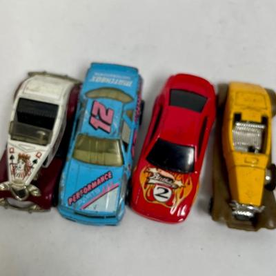 CAR LOT 6- Diecast Toys 8 pieces - Hot wheels and other brands