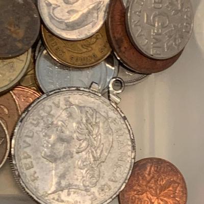 HUGE LOT Foreign Currency C036