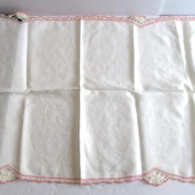 Pretty Matching 3 Piece Doily Set