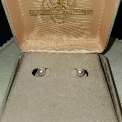Pearl Stud Earrings on 14K Gold