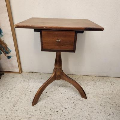 Small 3 legged table