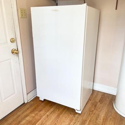 FRIGIDAIRE ~ Commercial ~ 2003 Upright Freezer