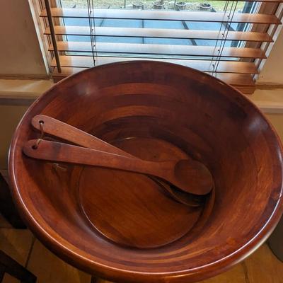 Impressive Mixed Wood Salad Bowl with Stand