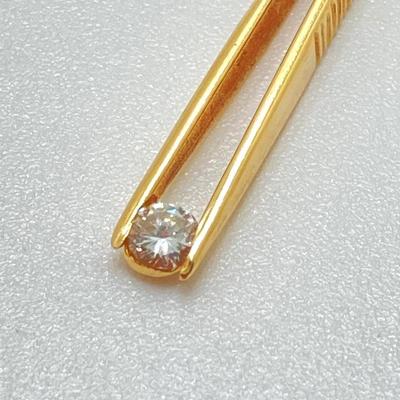 LOT 51J: Gold Tweezer Pendant with Solitaire Diamond - BG 14K., Tw 3.42g, 18