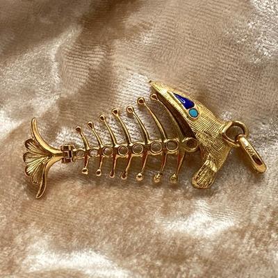 LOT 58J: Italy Gold Articulated Fish Bone Pendant with Enamel Eyes - 14K., Tw 5.20g