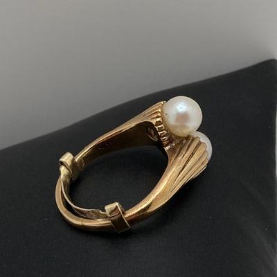 LOT 65J: Split Gold Ring with Two White Cultured Pearls - 10K., Tw 6.81g, Sz 7 - 7.5 removable ring guard