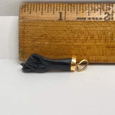 LOT 66J: Good Luck Figa Hand Charm with Marked 750 CIM Gold Cap and bail