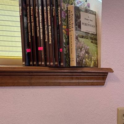 Books & decor