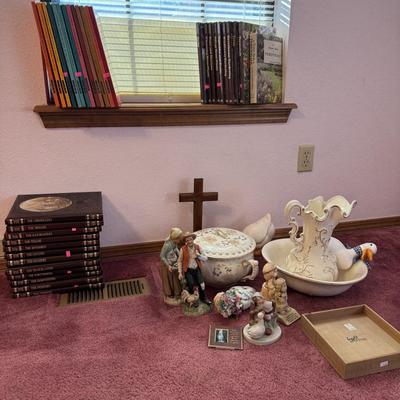 Books & decor