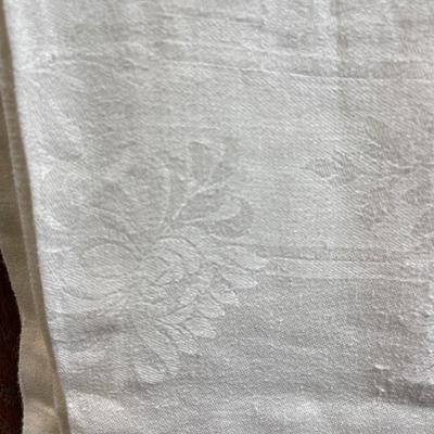 Rectangle Table Cloth - 80 x 60 Inch White Jacquard Tablecloth Damask Design