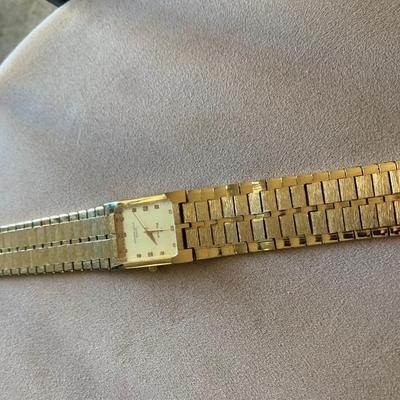 18k Gold Plated Bulova Diamond Dial Swiss Men's Water-Resistant Wristwatch