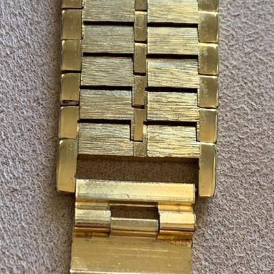 18k Gold Plated Bulova Diamond Dial Swiss Men's Water-Resistant Wristwatch