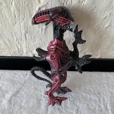 1992 Kenner Alien Action Figure BULL ALIEN 6â€ Head Ramming Action