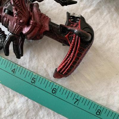 1992 Kenner Alien Action Figure BULL ALIEN 6â€ Head Ramming Action